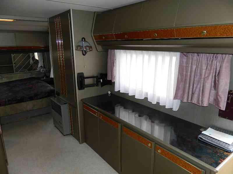 Velký dvouosý karavan Dethleffs - foto 8