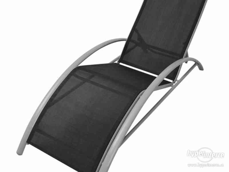2x relaxační polohovatelné lehátko + stolek s černým sklem. - foto 4