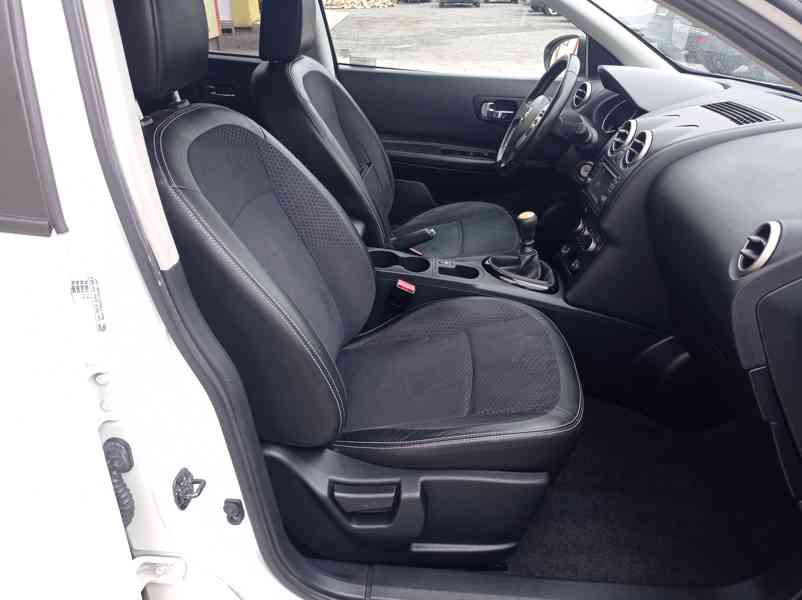 Nissan Qashqai 1.6 dCi 96kW Navi/1Maj/TOP - foto 17