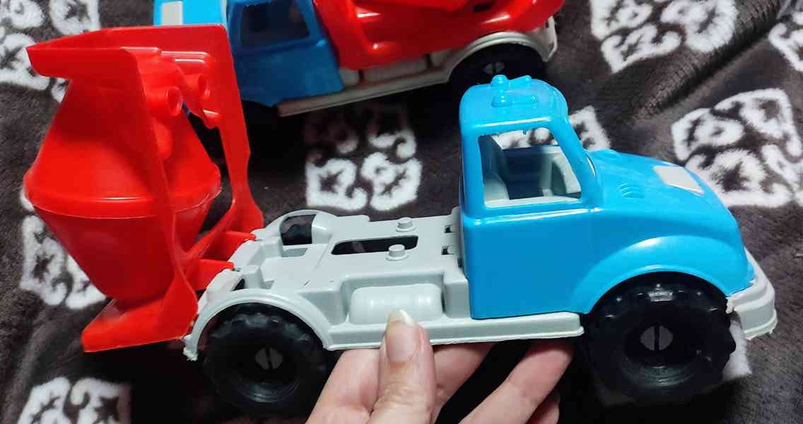 Set autíček  - foto 5