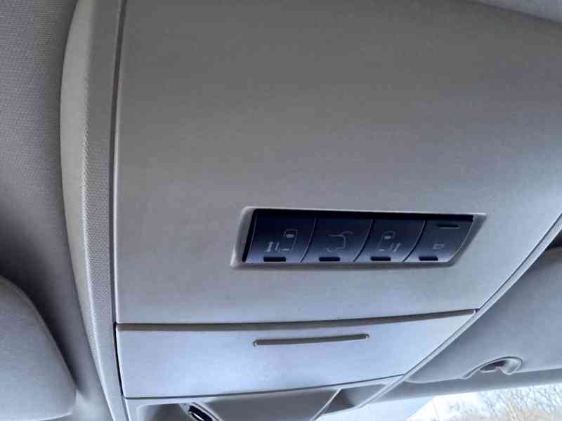 Dodge Grand Caravan 3,8 SXT RT LPG 2012 - foto 20