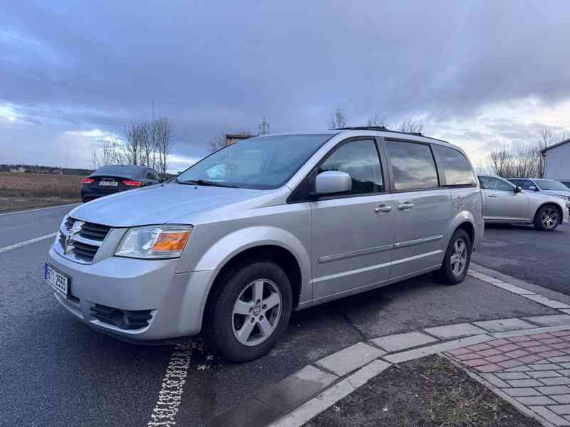 Dodge Grand Caravan 3,8 SXT RT LPG 2012 - foto 2