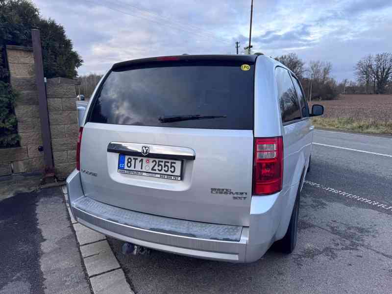 Dodge Grand Caravan 3,8 SXT RT LPG 2012 - foto 5