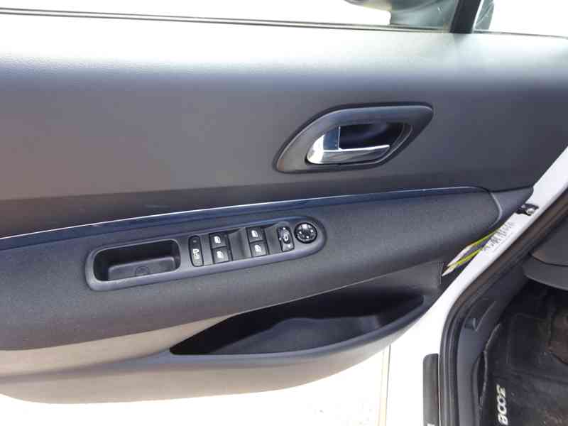 Peugeot 3008 2.0 HDI r.v.2010 (110 kw) Koupeno ČR - foto 6