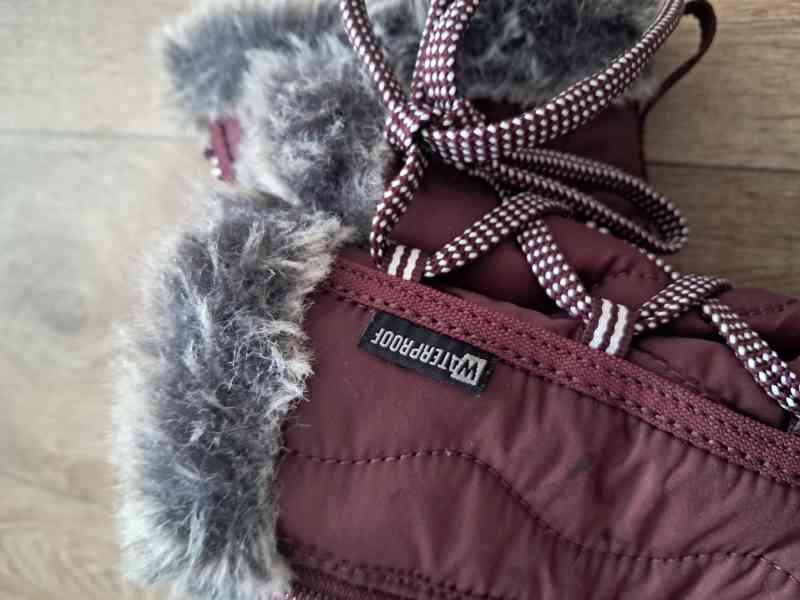 Dívčí zimní boty pěkný stav - foto 4