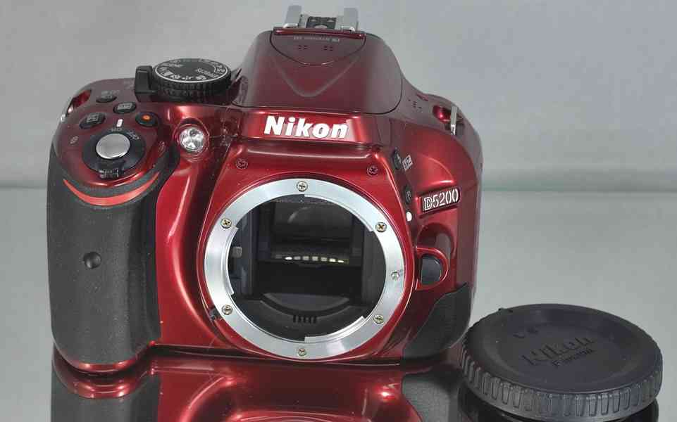 Nikon D5200 **APS-C 24,1 MPix *Full HDV* 9200 Exp. - foto 4