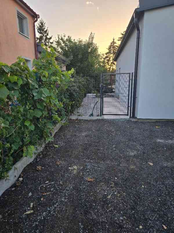 Pronájem byt - novostavba 3+kk  se zahradou  - foto 17