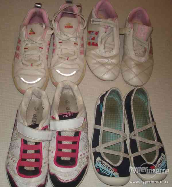 Dětské boty. Mix dívčích/chlapeckých tenisek a botek, puzzle - foto 18