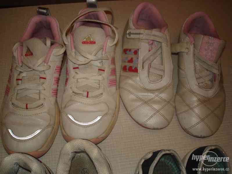 Dětské boty. Mix dívčích/chlapeckých tenisek a botek, puzzle - foto 20