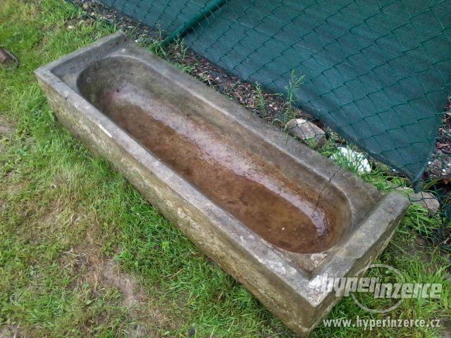 Pískovcový žlab. - foto 1