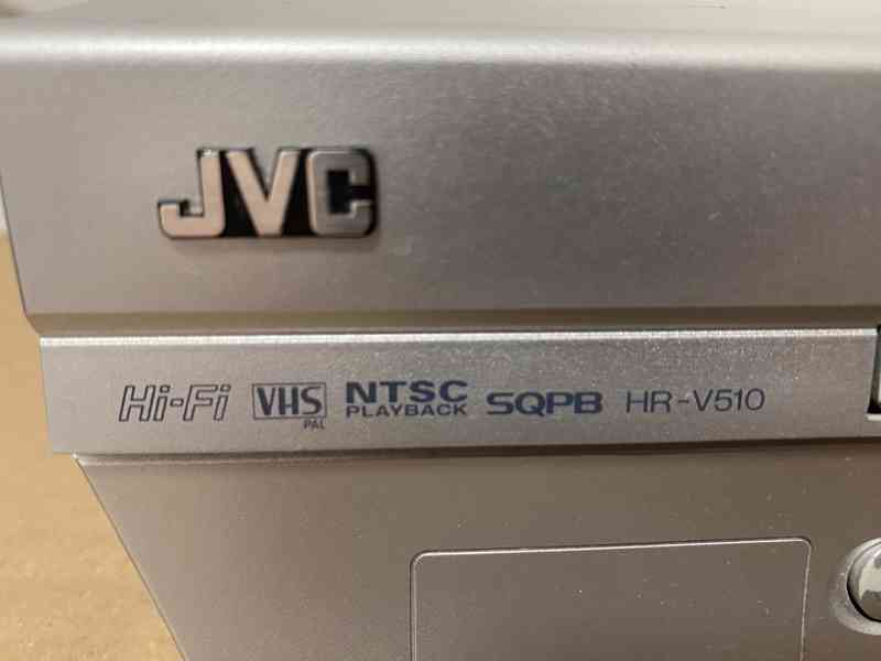 Kvalitní značkový VHS videorekordér JVC HR-V510 - foto 2