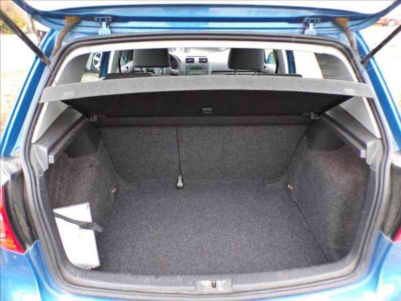 VW Golf 1,4 16V KLIMA,TAŽ.ZAŘ.-Hned odjíždíte - foto 9