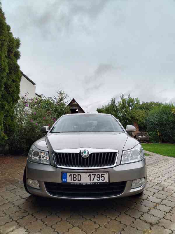 Škoda Octavia II Facelift, výbava elegance, tažné zařízení - foto 5