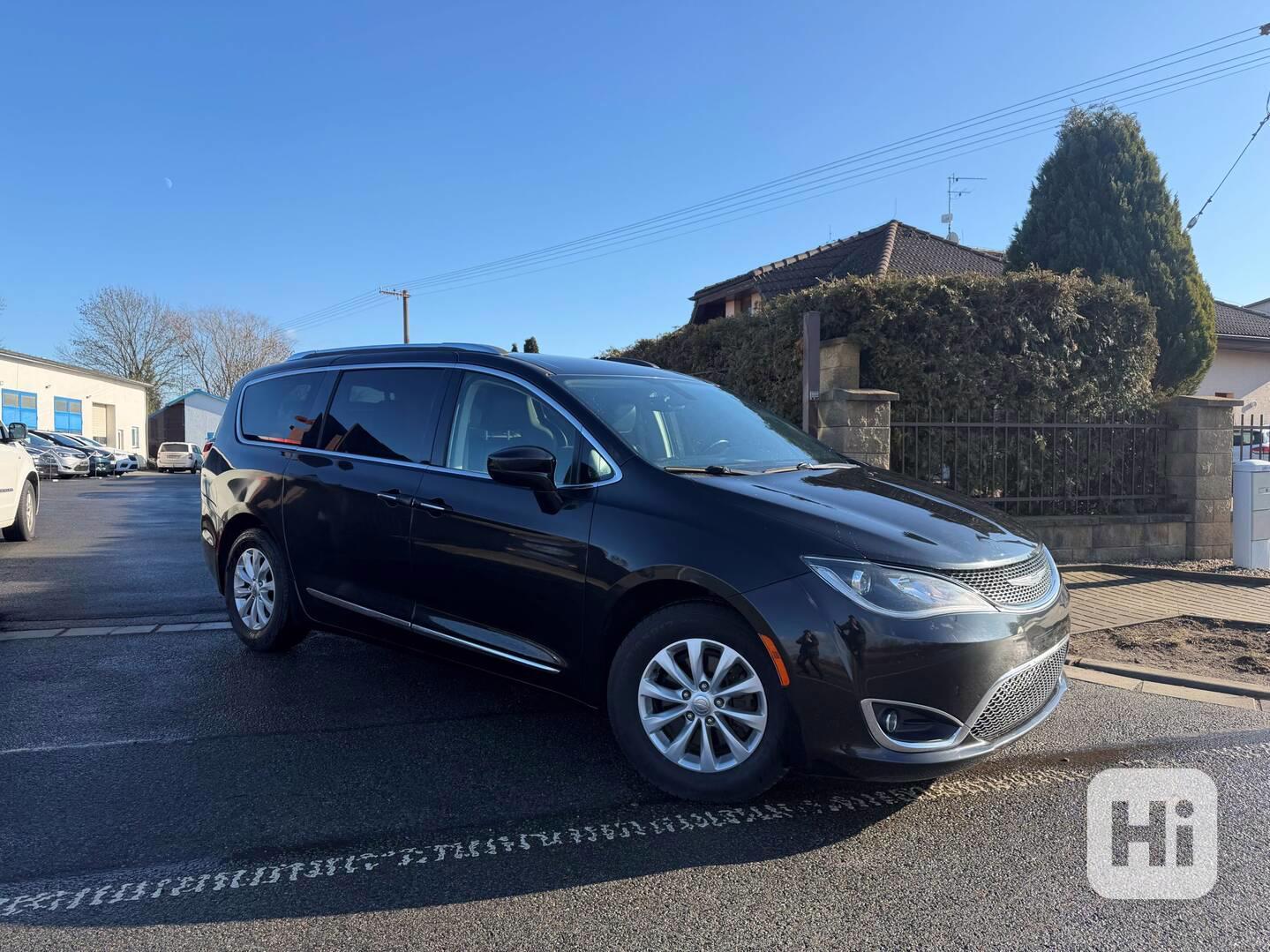 Chrysler Pacifica 3,6 Touring L DVD 2018 - foto 1