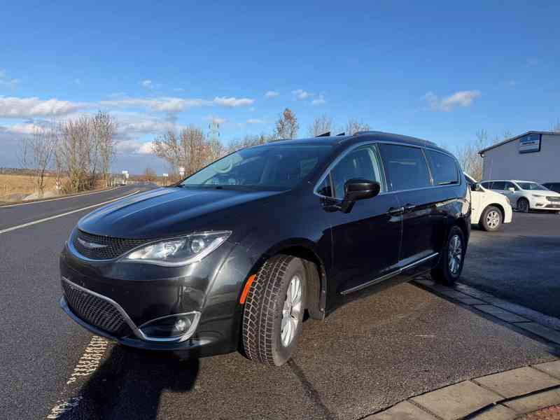 Chrysler Pacifica 3,6 Touring L DVD 2018 - foto 2