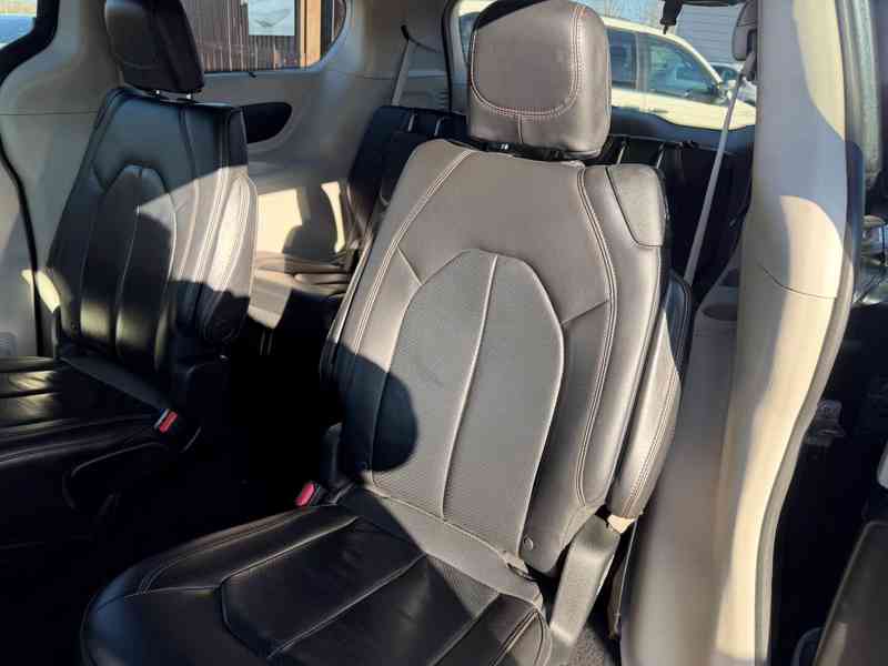 Chrysler Pacifica 3,6 Touring L DVD 2018 - foto 14