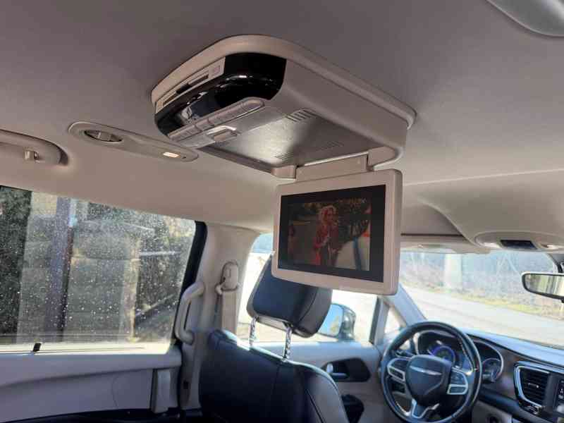 Chrysler Pacifica 3,6 Touring L DVD 2018 - foto 11