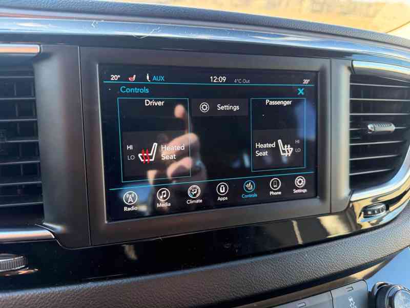 Chrysler Pacifica 3,6 Touring L DVD 2018 - foto 19