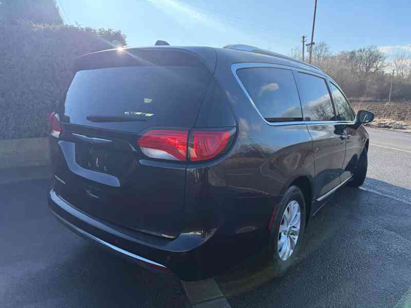 Chrysler Pacifica 3,6 Touring L DVD 2018 - foto 4