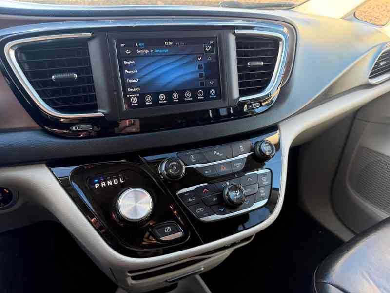 Chrysler Pacifica 3,6 Touring L DVD 2018 - foto 18