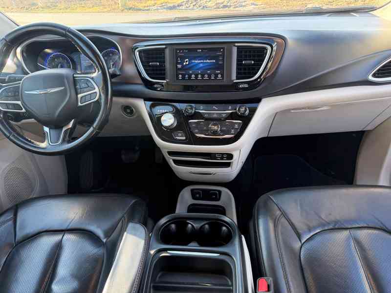 Chrysler Pacifica 3,6 Touring L DVD 2018 - foto 13