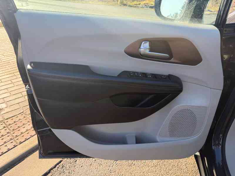 Chrysler Pacifica 3,6 Touring L DVD 2018 - foto 16