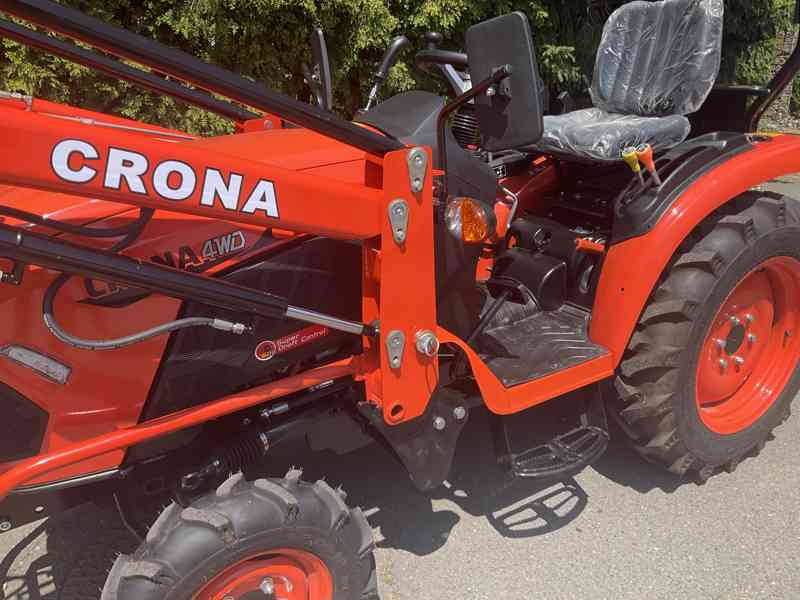 Čelní nakladač pro malotraktor CRONA CR2601X - foto 5