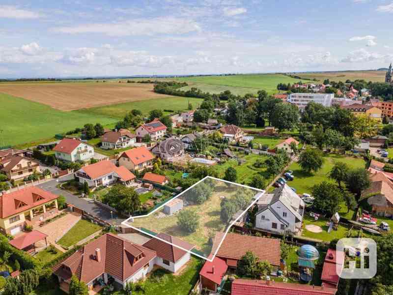 Prodej rovinatého pozemku 1020 m2 v Plaňanech u Kolína! - foto 14