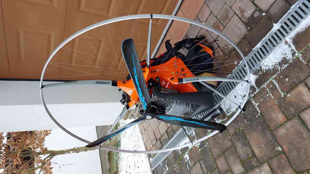 Motorová krosna Nirvana Instinct NS 230 CL s příslušenstvím - foto 1