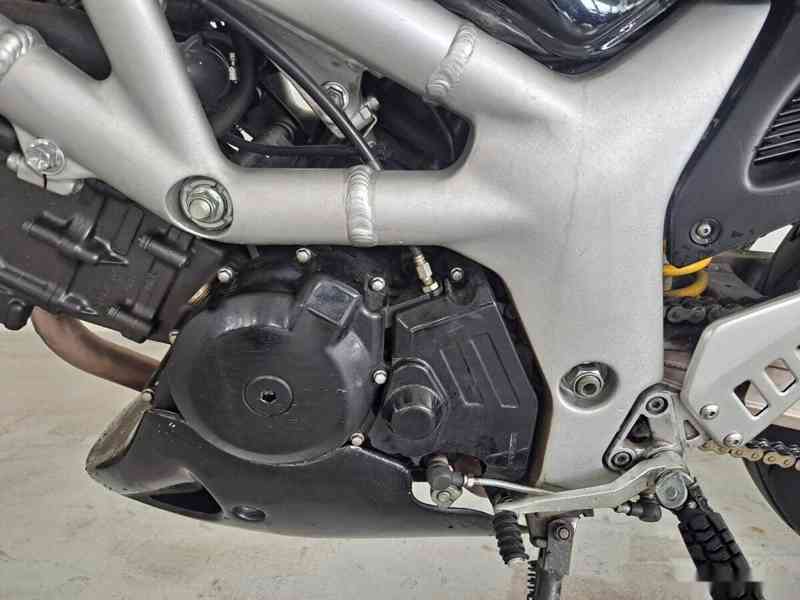 Suzuki SV650 - foto 8