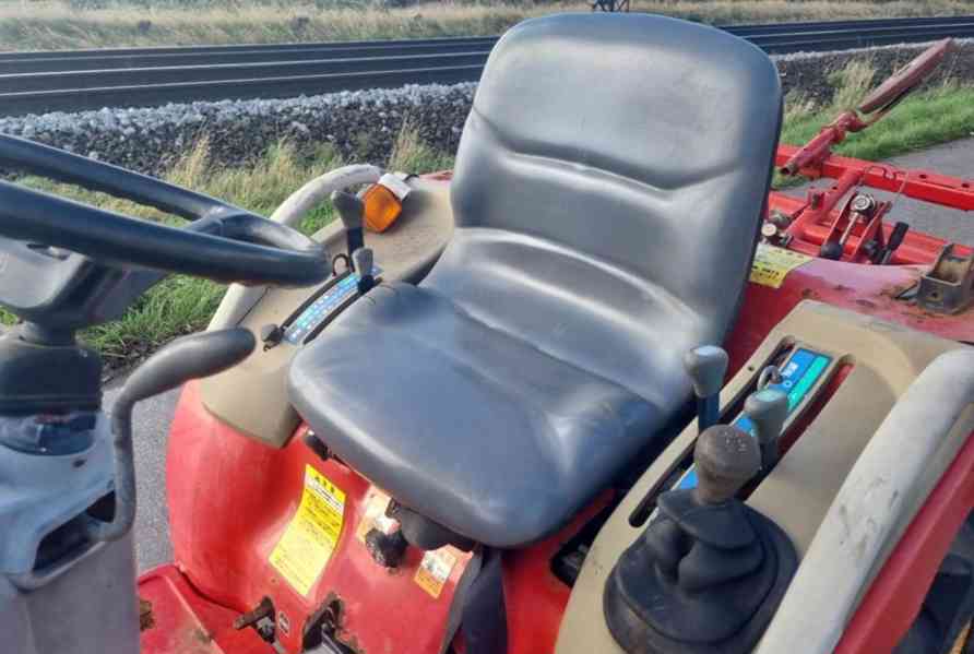 Traktor Yanmar AF116 - foto 12