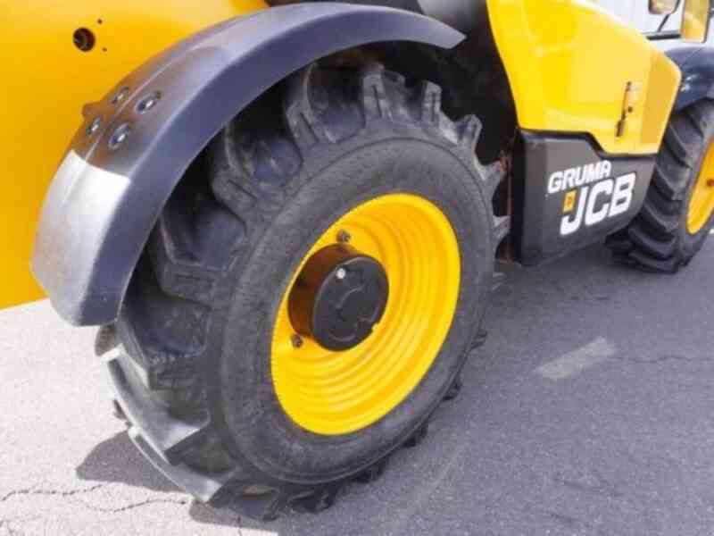 ZÁNOVNÍ 9.5m / 3.5t manipulátor JCB - foto 6