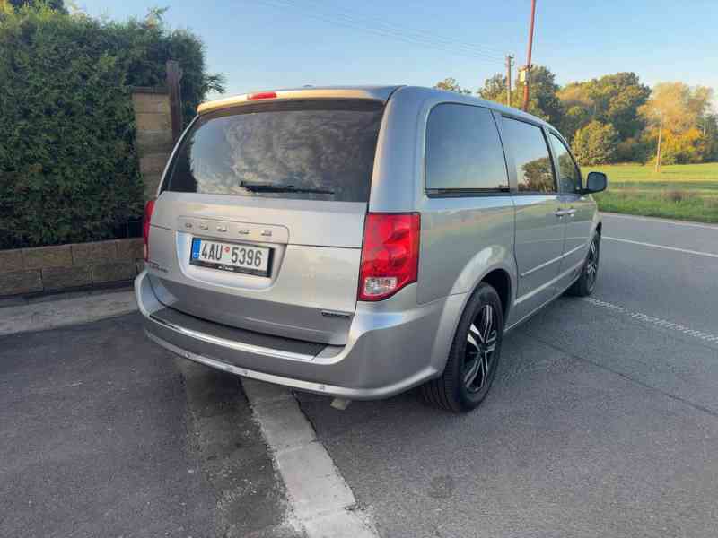 Dodge Grand Caravan 3,6 RT Pentastar 2013 - foto 3