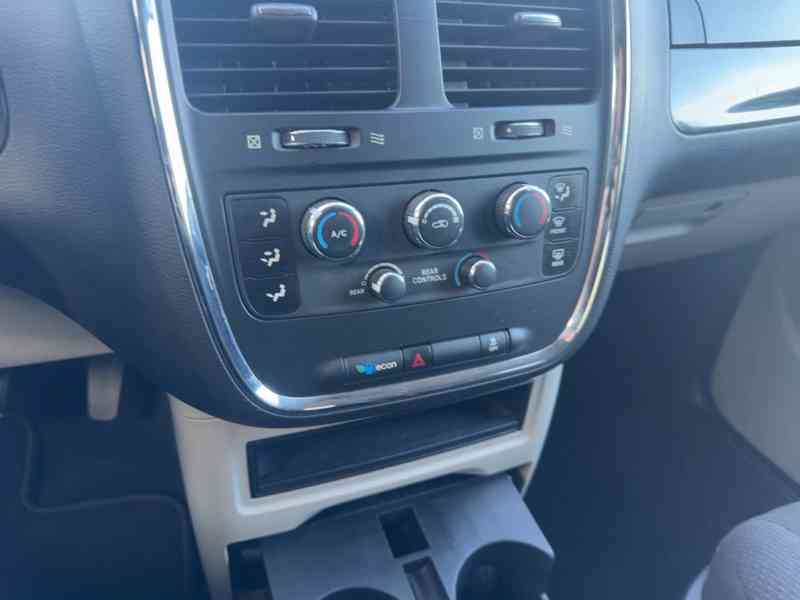 Dodge Grand Caravan 3,6 RT Pentastar 2013 - foto 16