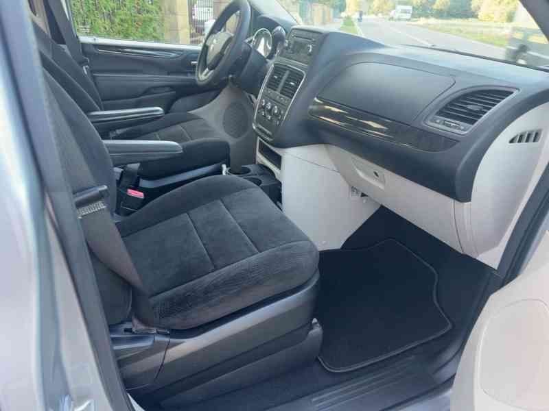Dodge Grand Caravan 3,6 RT Pentastar 2013 - foto 9