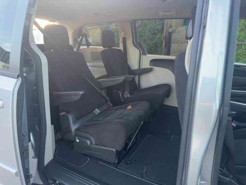 Dodge Grand Caravan 3,6 RT Pentastar 2013 - foto 8
