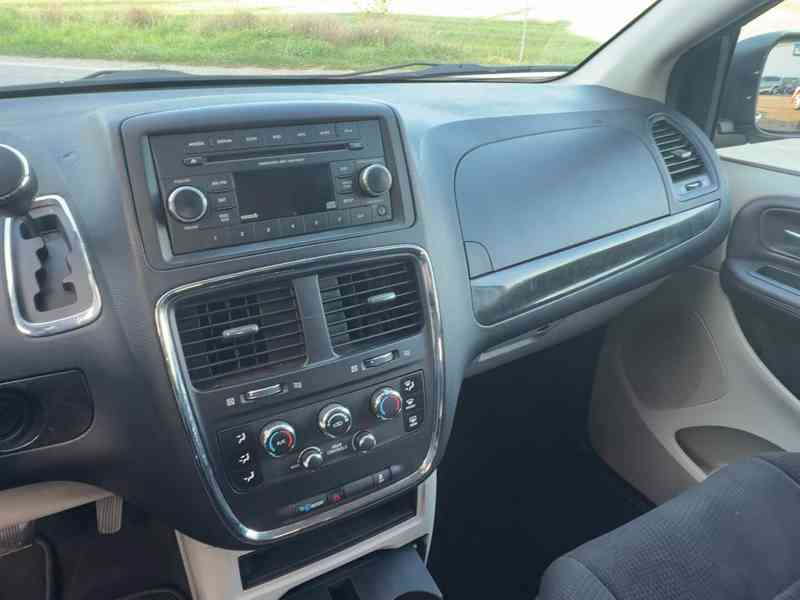 Dodge Grand Caravan 3,6 RT Pentastar 2013 - foto 13