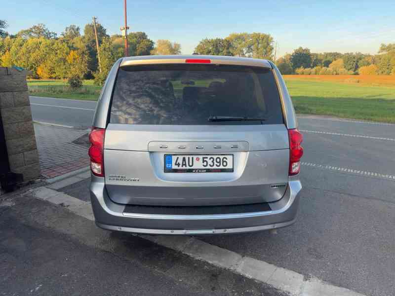 Dodge Grand Caravan 3,6 RT Pentastar 2013 - foto 4