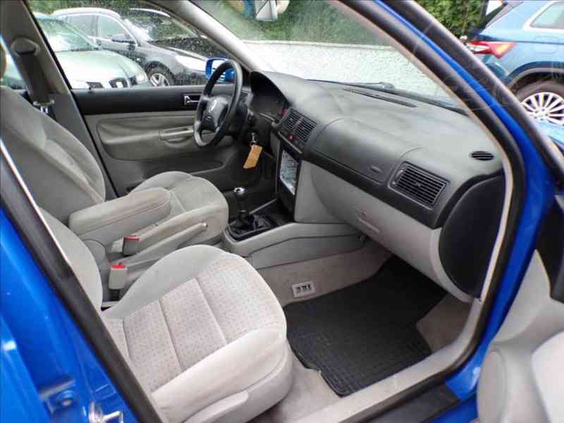 Volkswagen Golf 2,0 i TAŽNÉ ZAŘÍZENÍ - foto 11