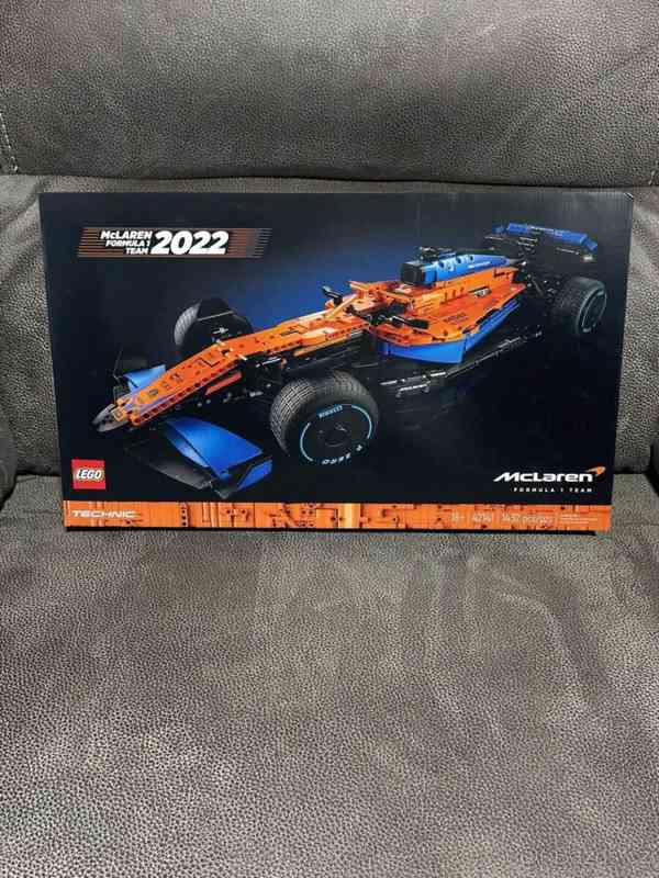 LEGO TECHNIC: Závodní auto McLaren Formule 1 (42141) - foto 1