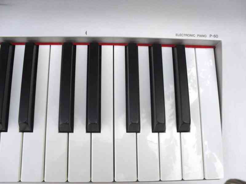 Digitální piano Yamaha P-60 - foto 5