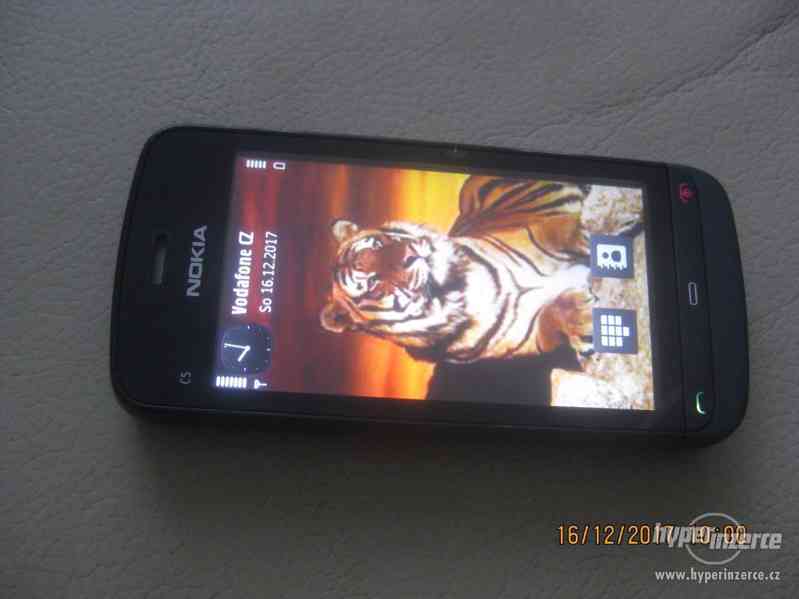 Nokia C5-03 - plně funkční dotykové telefony - foto 2