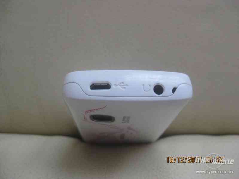 Nokia C5-03 - plně funkční dotykové telefony - foto 24