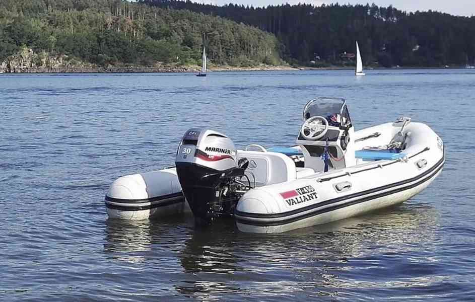 Nafukovací člun s laminátovým dnem Valiant V-450 a 30hp  - foto 2