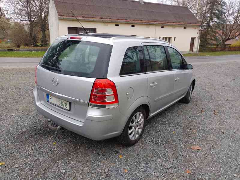 Opel Zafira 1.8 RV.2008 panorama 7.míst. TAŽNÉ-NOVÁ STK - foto 8