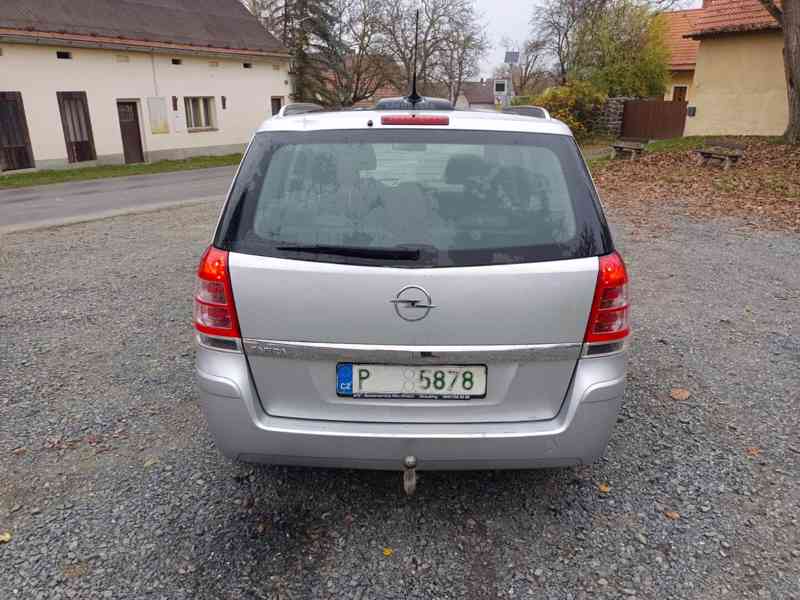 Opel Zafira 1.8 RV.2008 panorama 7.míst. TAŽNÉ-NOVÁ STK - foto 12