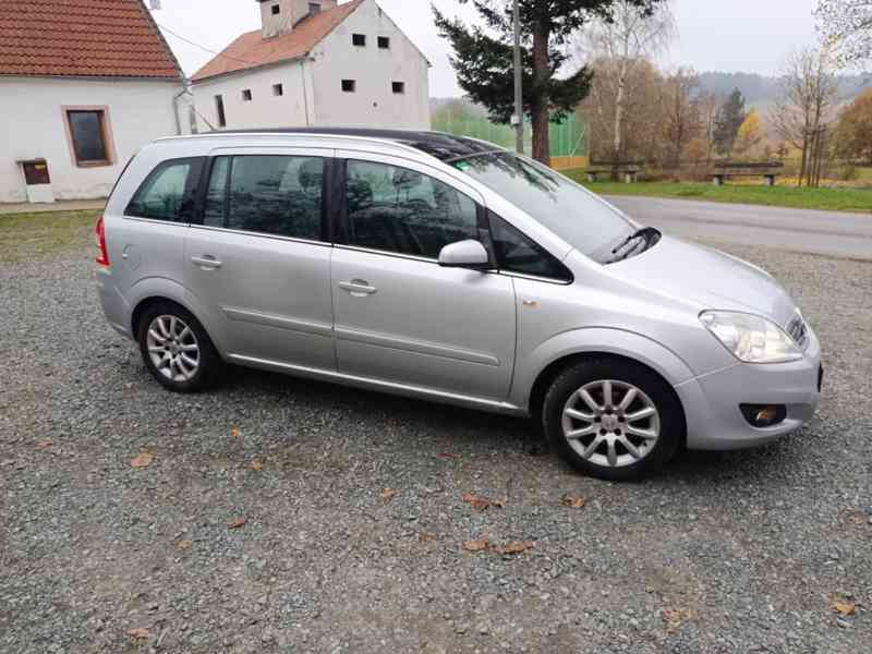 Opel Zafira 1.8 RV.2008 panorama 7.míst. TAŽNÉ-NOVÁ STK - foto 10