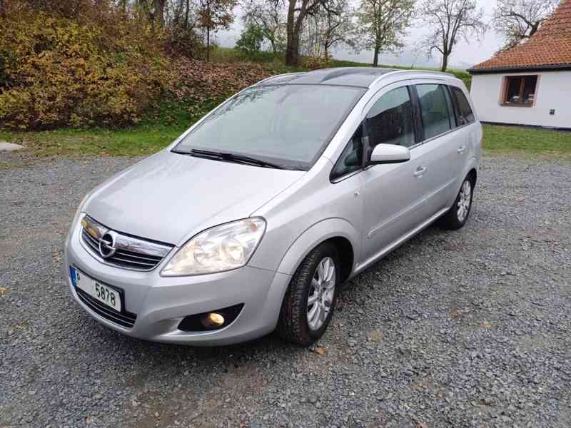 Opel Zafira 1.8 RV.2008 panorama 7.míst. TAŽNÉ-NOVÁ STK - foto 9