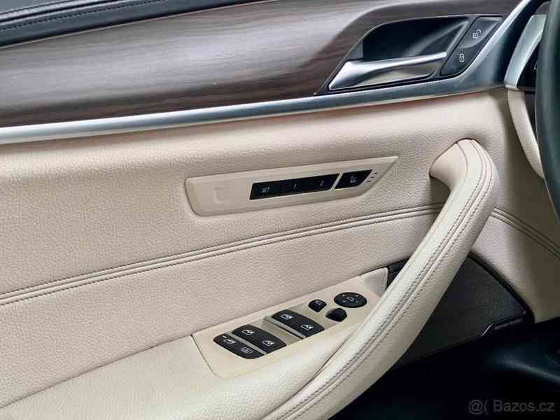 BMW Řada 5 4,4 550i 2017 M / xDrive 4x4 - foto 9