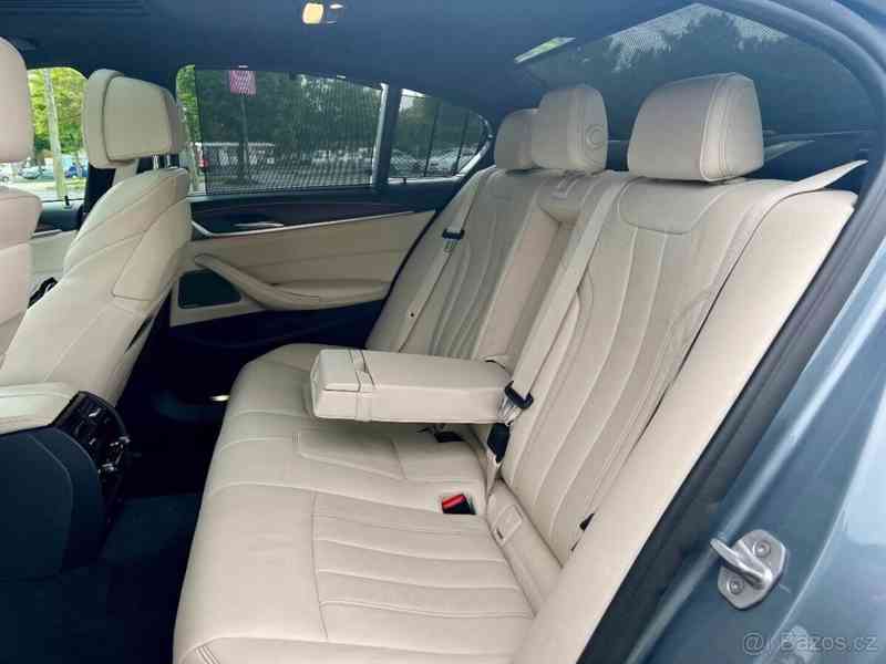 BMW Řada 5 4,4 550i 2017 M / xDrive 4x4 - foto 11